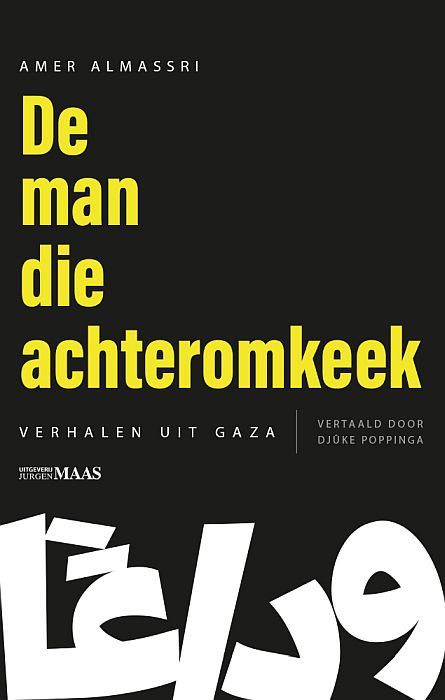 De man die achteromkeek