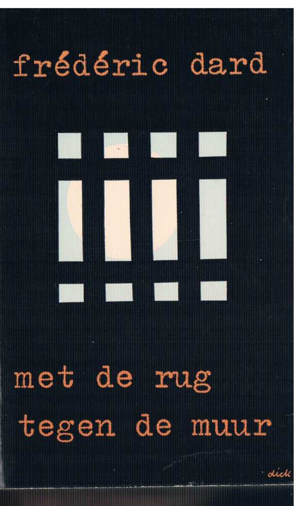 Met de rug tegen de muur