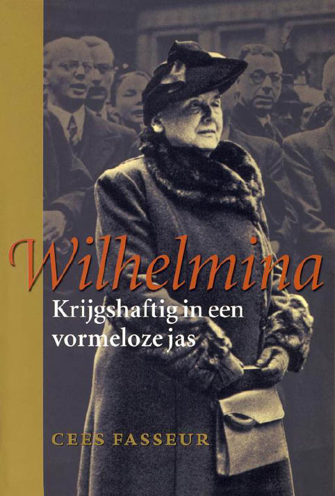 Wilhelmina: Krijgshaftig in een vormeloze jas